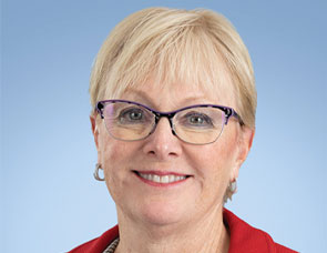 Martha Kimball Pomerantz ’77. Link to her story